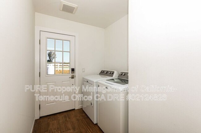 Building Photo - 32330 Shrimp Ln