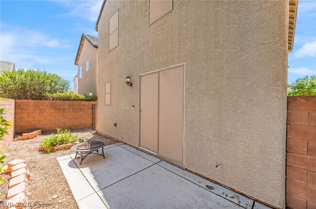 Building Photo - 8456 W Trudeau Ave