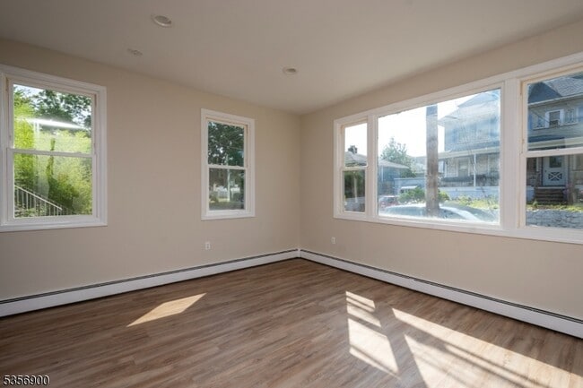 Building Photo - 214 Woodcliff Ave