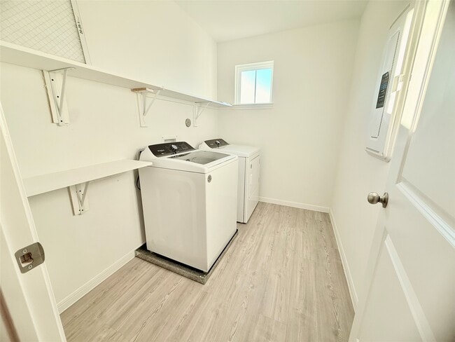 Building Photo - 24619 Applewood Crst Ln