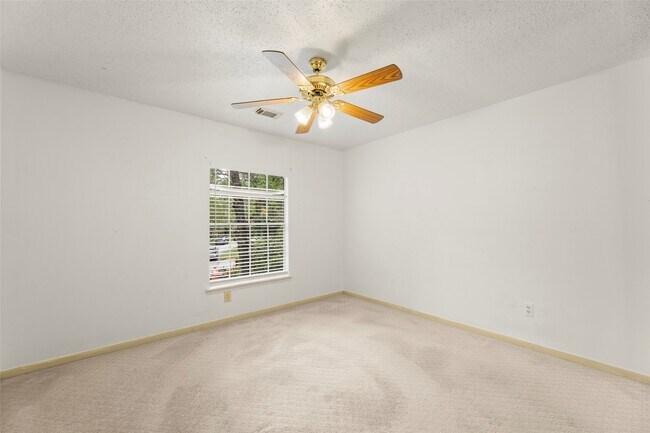 Building Photo - 38 Tall Sky Pl