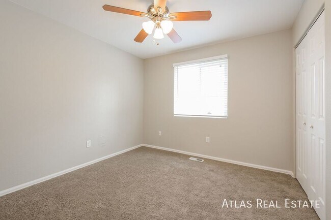 Building Photo - 5714 Sauvignon St