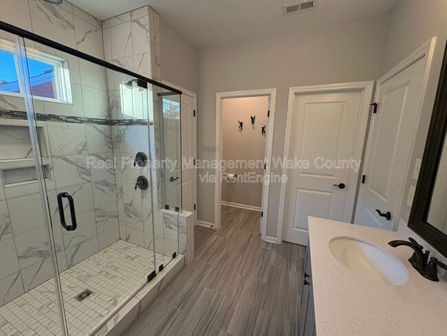 Building Photo - 1664 Highpoint St