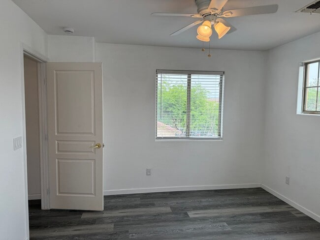 Building Photo - 2712 E Denim Trail