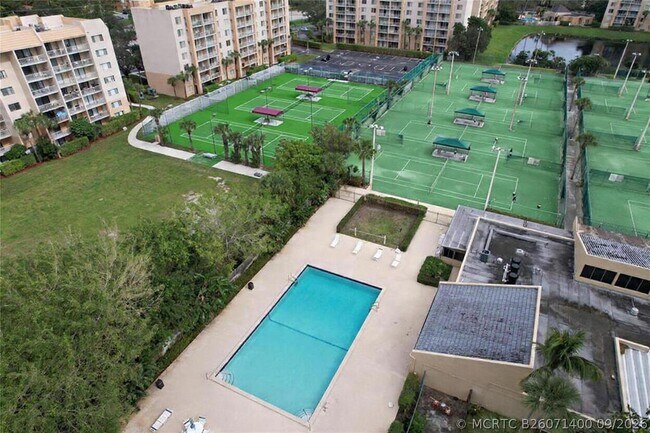 Building Photo - 2788 Tennis Club Dr