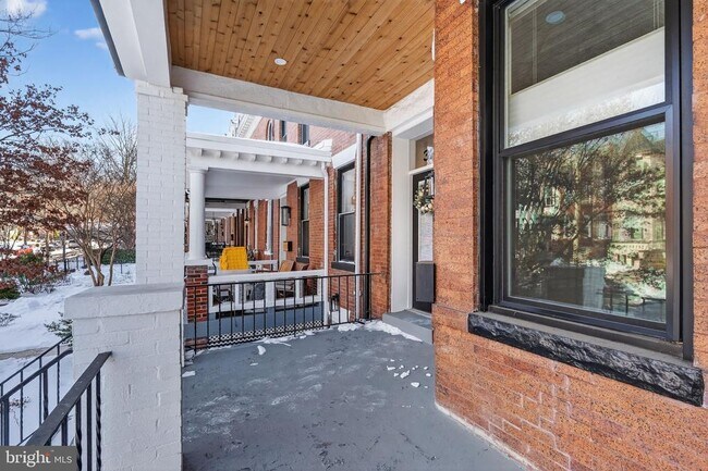 Building Photo - 32 Adams St NW