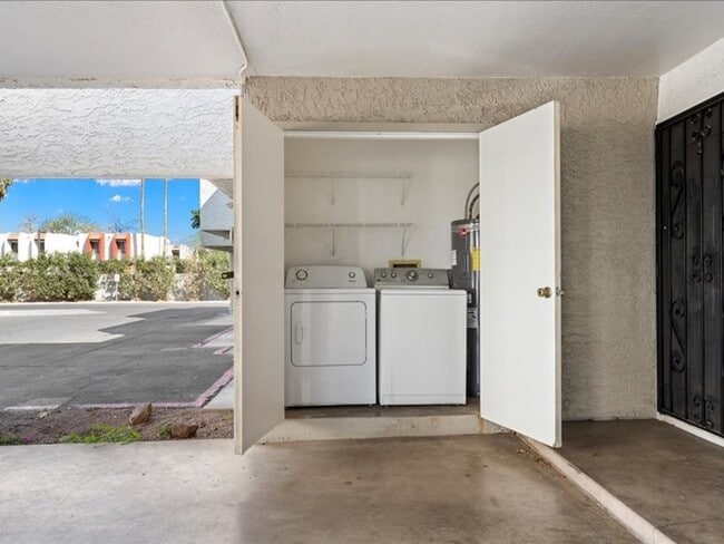 Building Photo - Charming 2BR Condo in Tempe