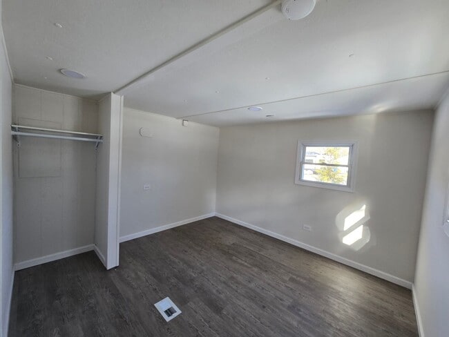 Building Photo - 1142 E Stateside Dr