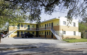 Building Photo - 3631 Thomas Ave Miami, FL 33133