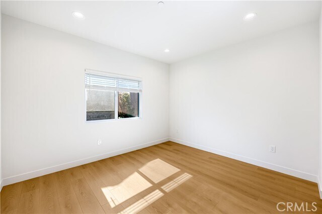 Building Photo - 4042 Somers Ave