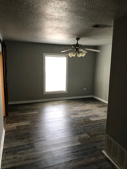 Building Photo - 46 Private Rd 51321