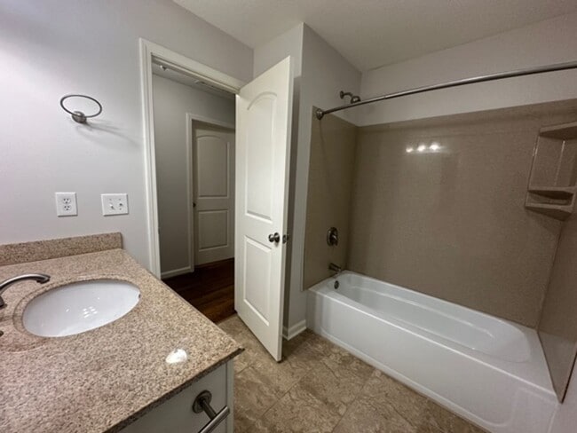 Building Photo - {10240}  Renovated Home in Cherry Hills+ H...