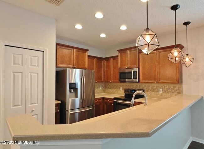 Building Photo - 6176 Casterbridge Rd