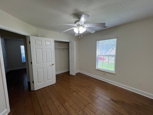 Building Photo - 154 Regency Dr