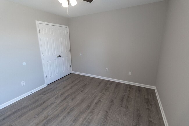 Building Photo - 1401-1403 Bodie Dr