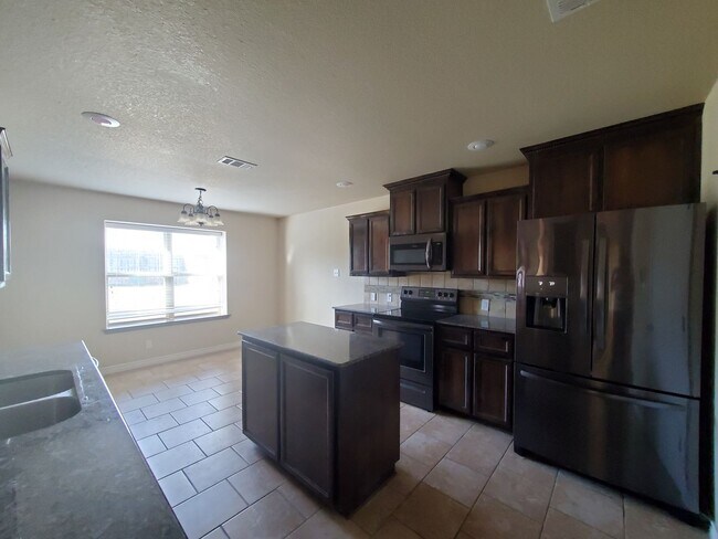 Building Photo - 6109 Newcastle Dr