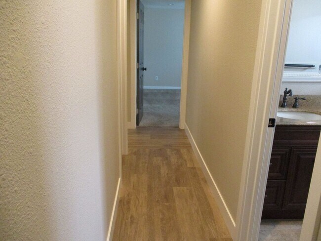 Building Photo - Desirable Santee 4 Bedroom Home!