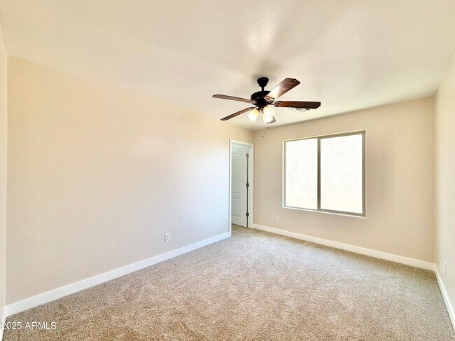 Building Photo - 10631 E Sunflower Ln