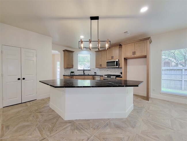 Building Photo - 218 Windrift Ct