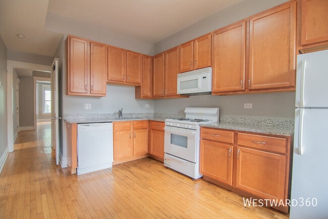 Primary Photo - 2844 N Whipple St