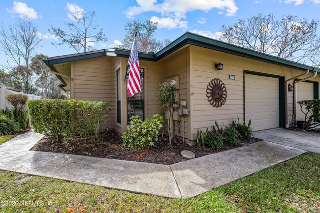 Building Photo - 9350 Arbolita Way