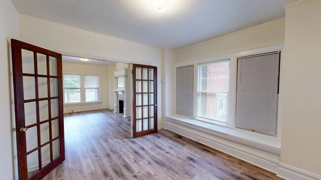 Building Photo - SPACIOUS Single Family House AVAILABLE Fal...