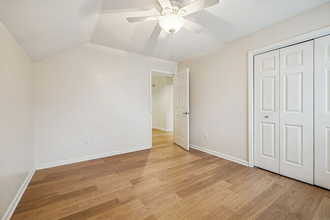 Building Photo - Discover exceptional convenience and comfort