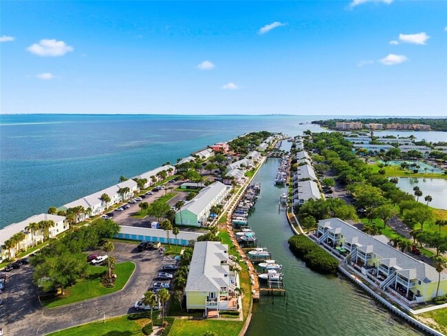 Building Photo - 4751 Coquina Key Dr SE