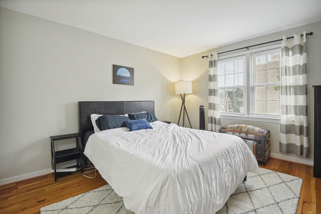 Building Photo - 2202 Washington Ave