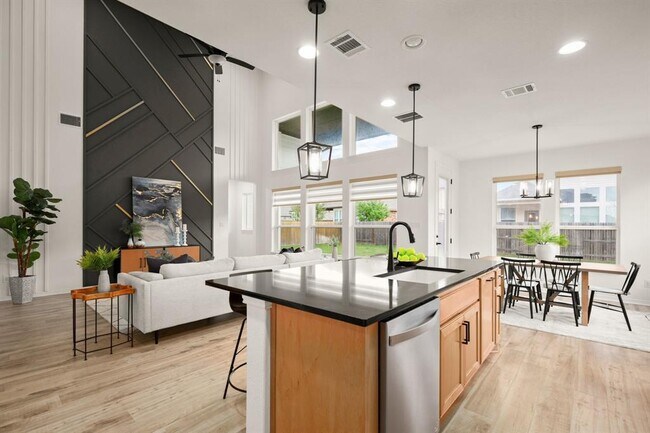 Building Photo - 20521 Martin Ln