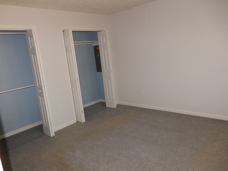 Primary bedroom - 117 S Kistler St