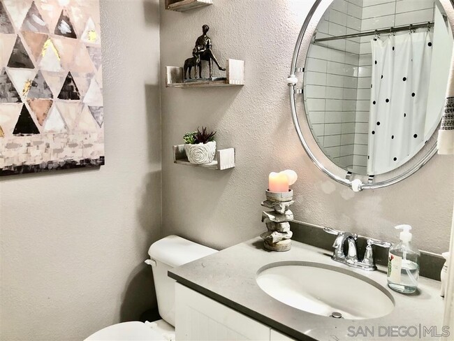 Building Photo - 7545 Charmant Dr