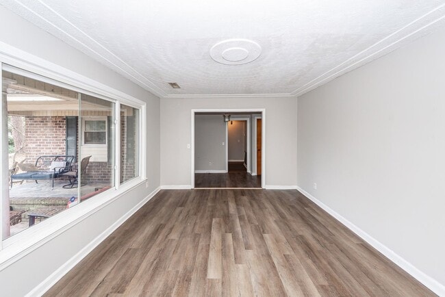 Building Photo - 4 Bedroom, 2.5 Bathroom Home on James Island