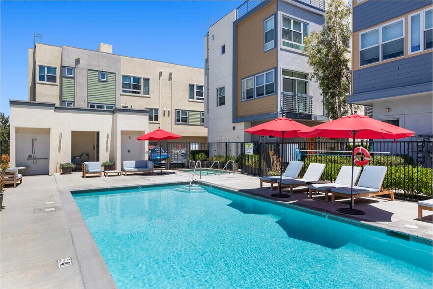 Building Photo - 2753 Waverly Dr