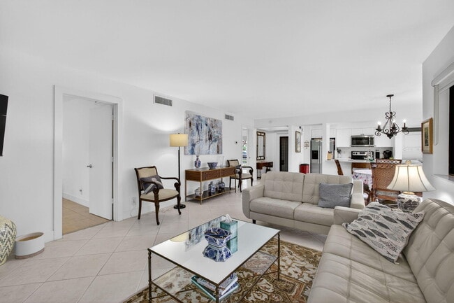 Building Photo - 611 Brackenwood Cove