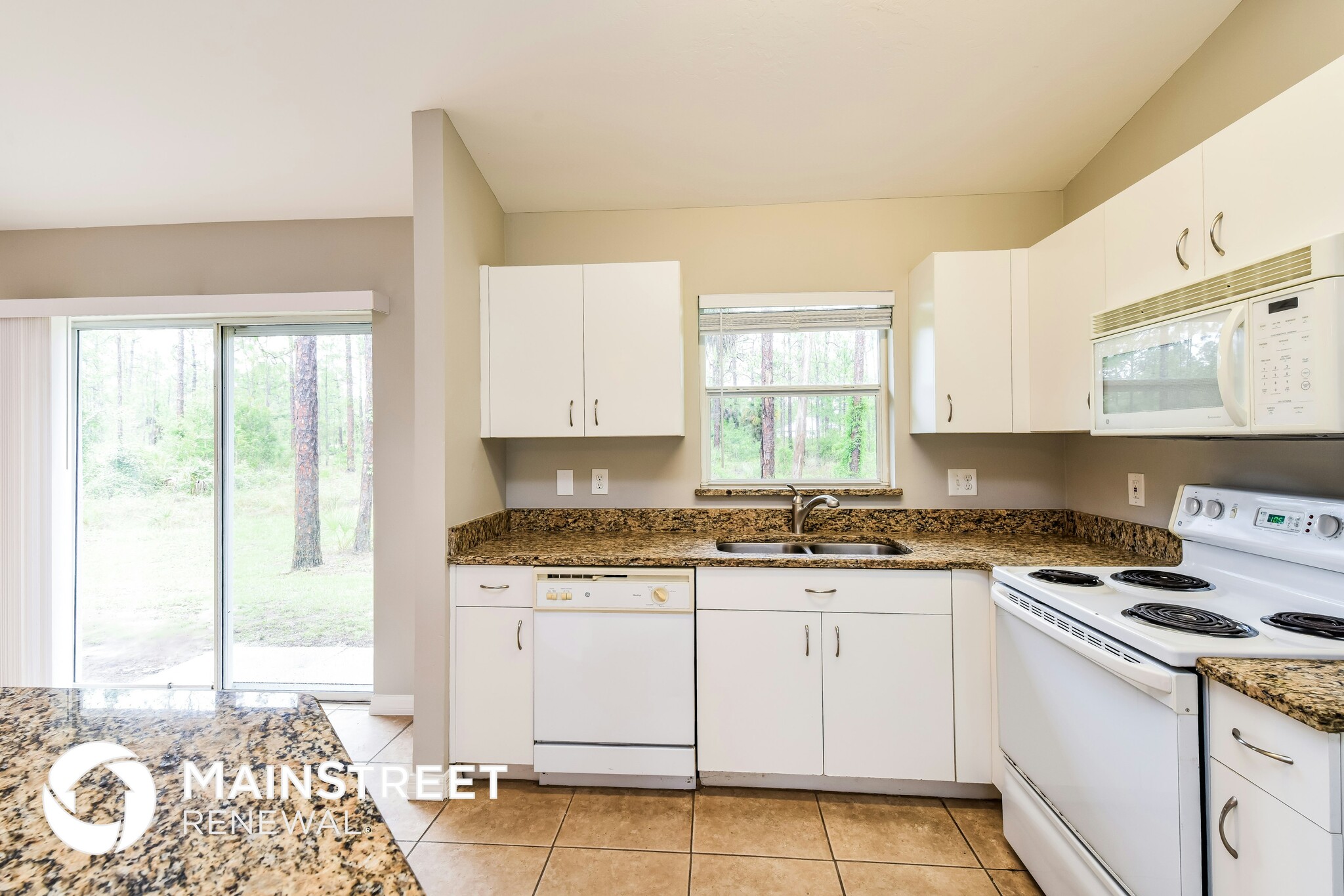 Building Photo - 802 W 11th St