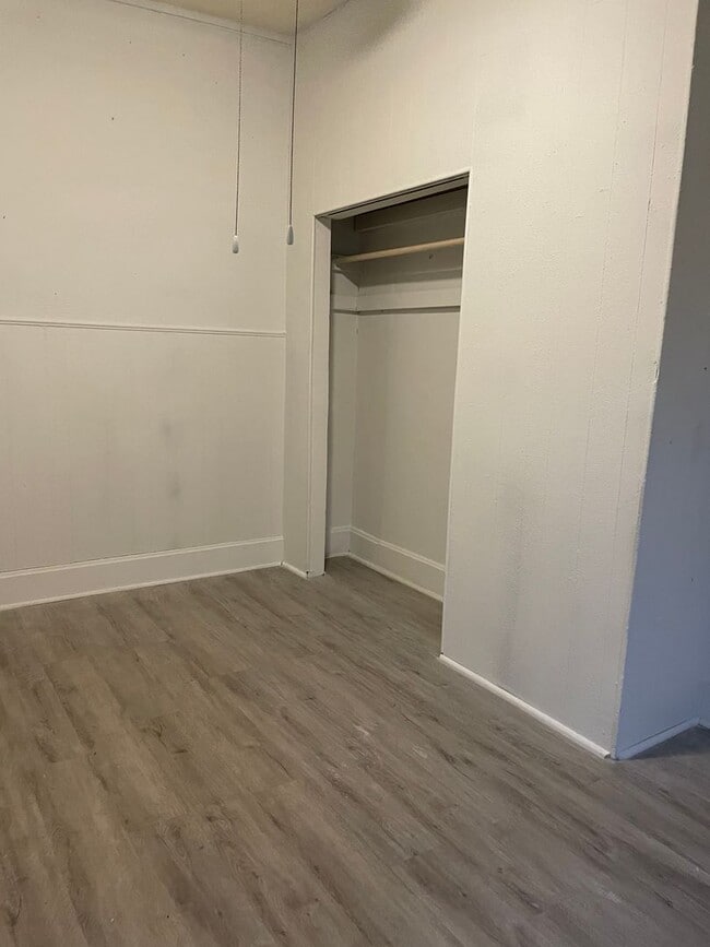 Building Photo - 3 bedroom 2 Bath $875
