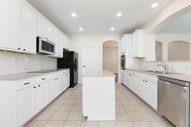 Building Photo - Boerne, TX -Gorgeous home in Kendall County Estates