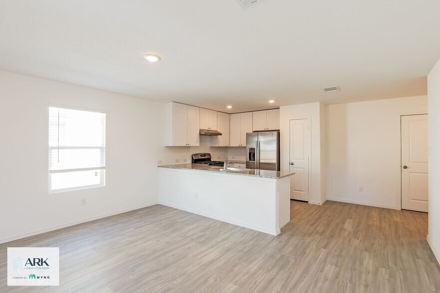 Building Photo - 2726 Robles St