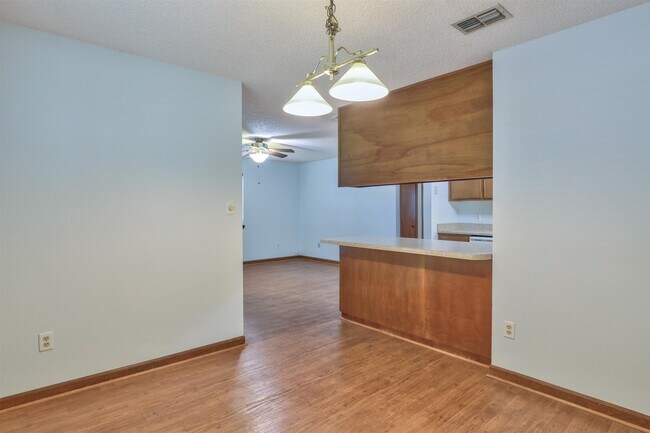 Building Photo - 1609 Willow Bend Way