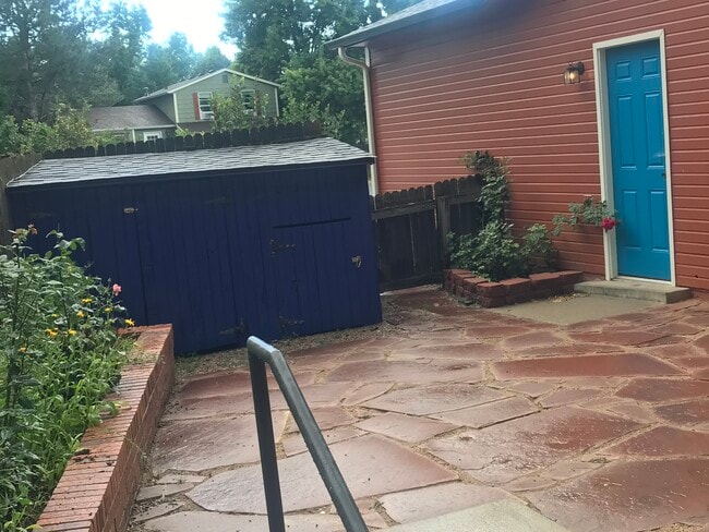 Storage - 415 Lilac Ct