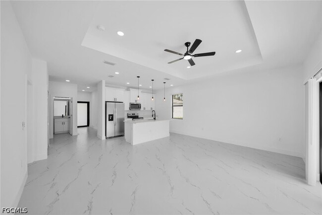 Building Photo - 4982 Fairway Ct