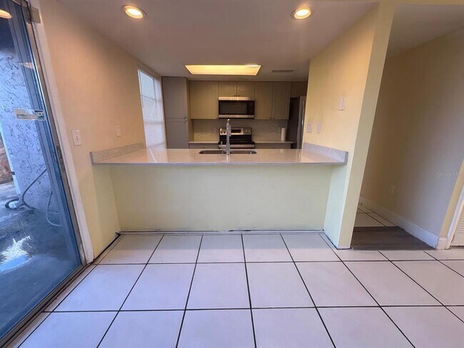 Building Photo - 4033 Henley Rd