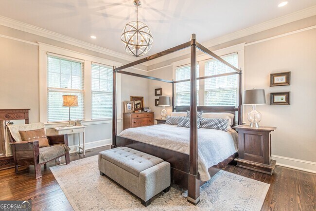 Building Photo - 1878 Cambridge Ave