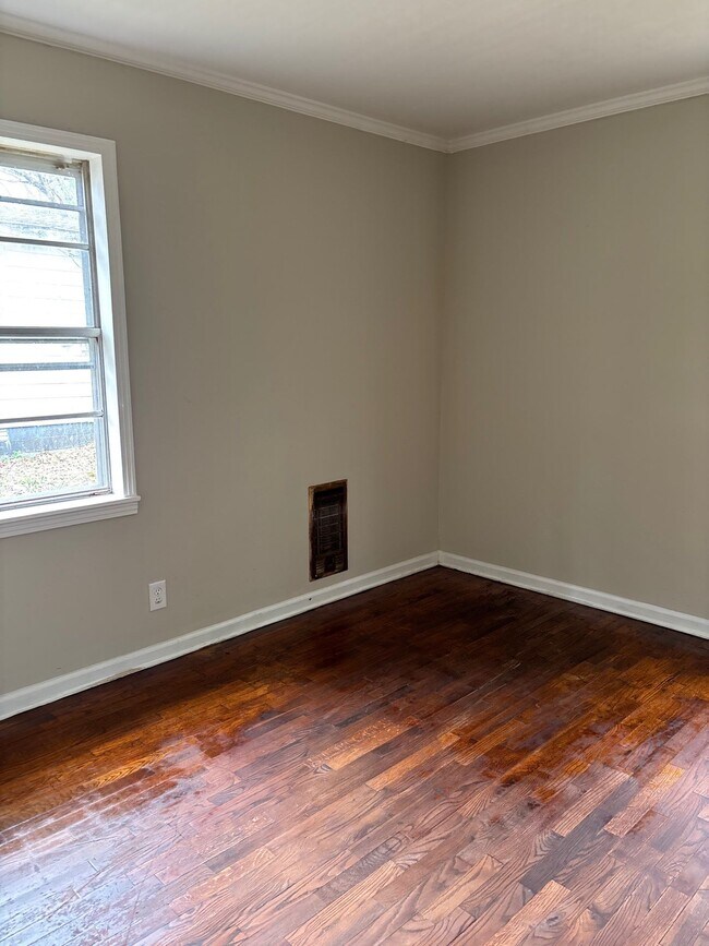 Building Photo - 916 Greenwood St