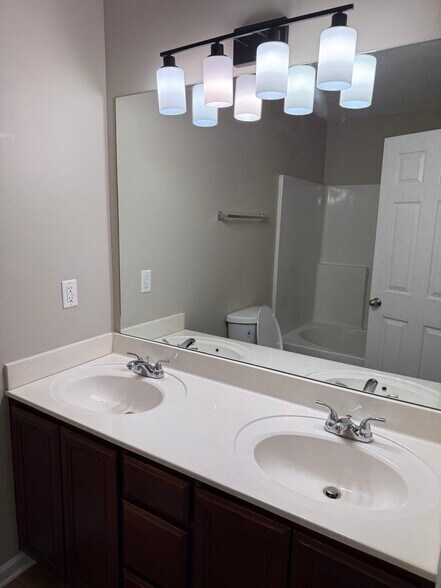 Building Photo - 2028 Shaylin Loop