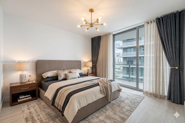 Building Photo - 77 SE 5th St