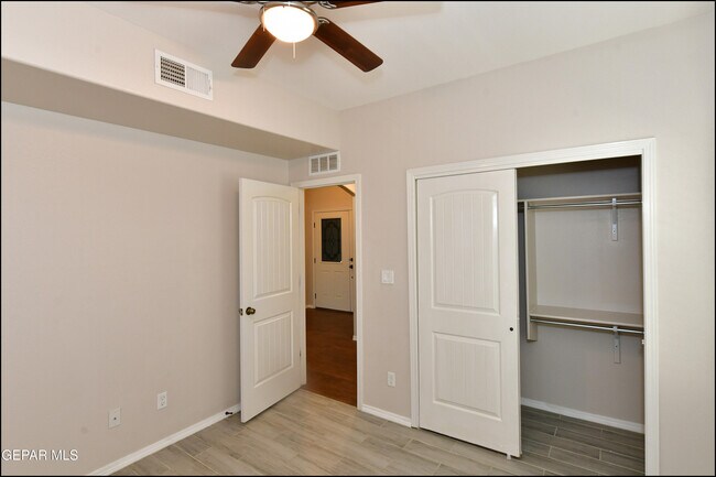 Building Photo - 820 Caterick St