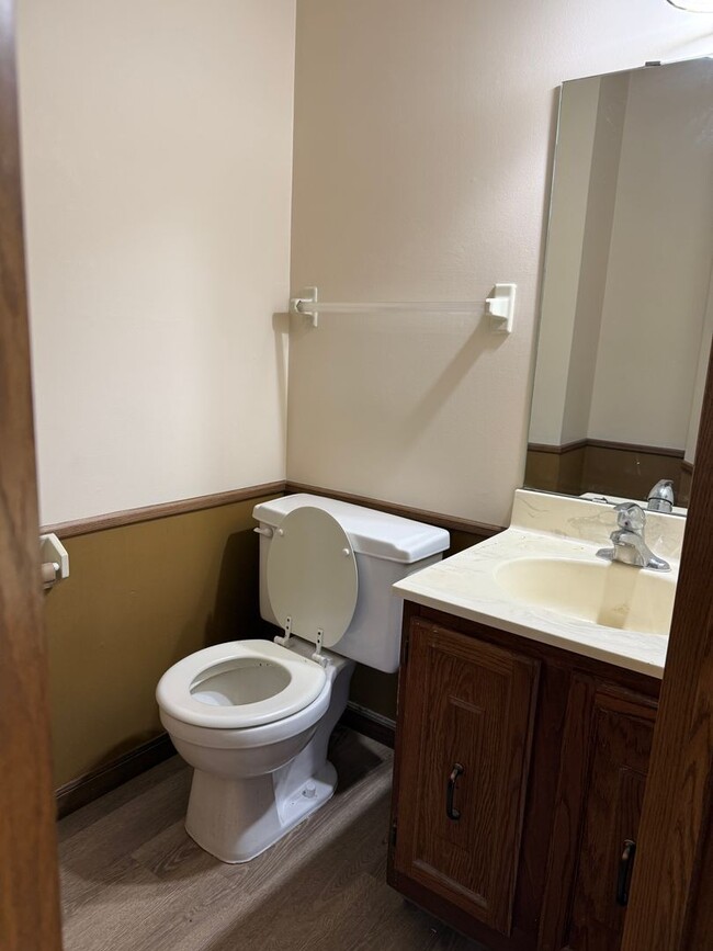 Building Photo - Two Bedroom Apartment in Rochester MN