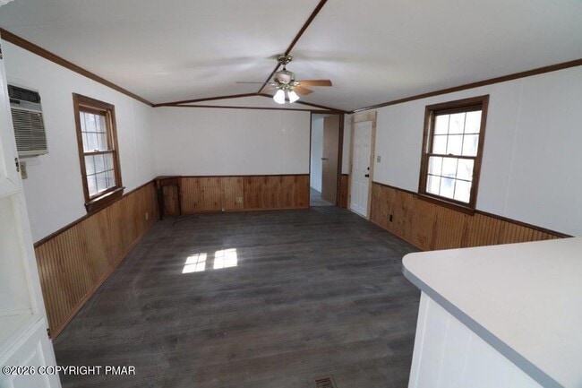 Building Photo - 238 Birchwood Ln